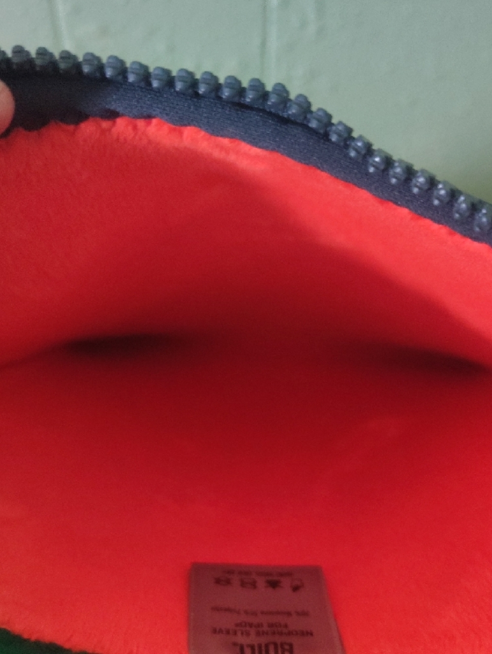 BUILT Neoprene Tablet Sleeve in Black with Pink & Red Tear-Drop Pattern - Picture 3 of 4